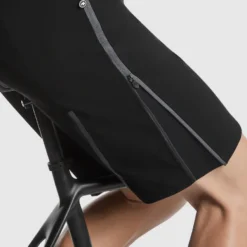 Assos MILLE GTC ZEPPELIN Cargo Shorts C2 - Black Series 12 Assos MILLE GTC ZEPPELIN Cargo Shorts C2 - Black Series -Aanbiedingen Vlot Fiets Winkel ASSOS 11 10 234 18 42