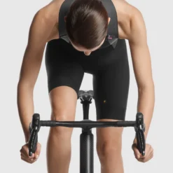 Assos UMA GTV Bib Shorts C2 - Serie Zwart 12 Assos UMA GTV Bib Shorts C2 - Serie Zwart -Aanbiedingen Vlot Fiets Winkel ASSOS 12 10 238 18 31