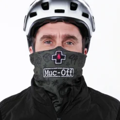 Muc-Off Lichtgewicht Halsdoek - Groen Punk 8 Muc-Off Lichtgewicht Halsdoek - Groen Punk -Aanbiedingen Vlot Fiets Winkel Web 20751 Lightweight Neck Gaiter Green model 02 2021 1000x1000